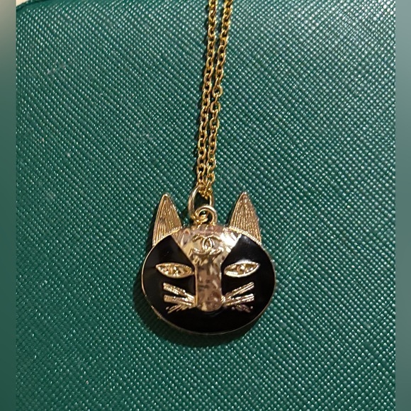 Upcycled Luxe & Handmake ❤️‍🔥 - Picture 10 of 17